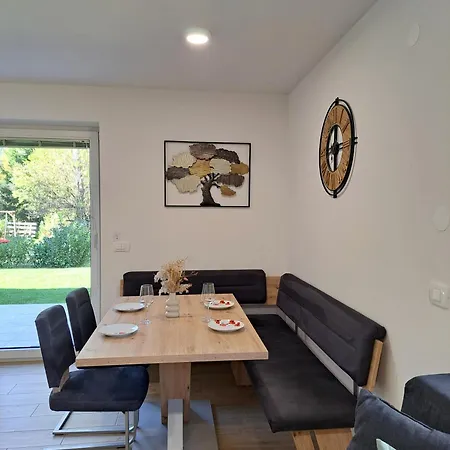 Zlati Rog Apartment